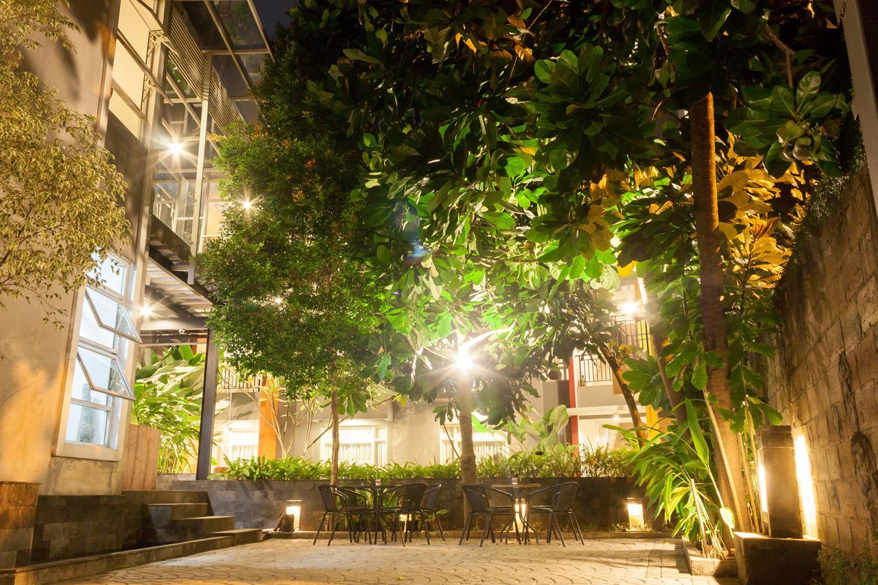 Griya Regato Jakarta Exterior photo