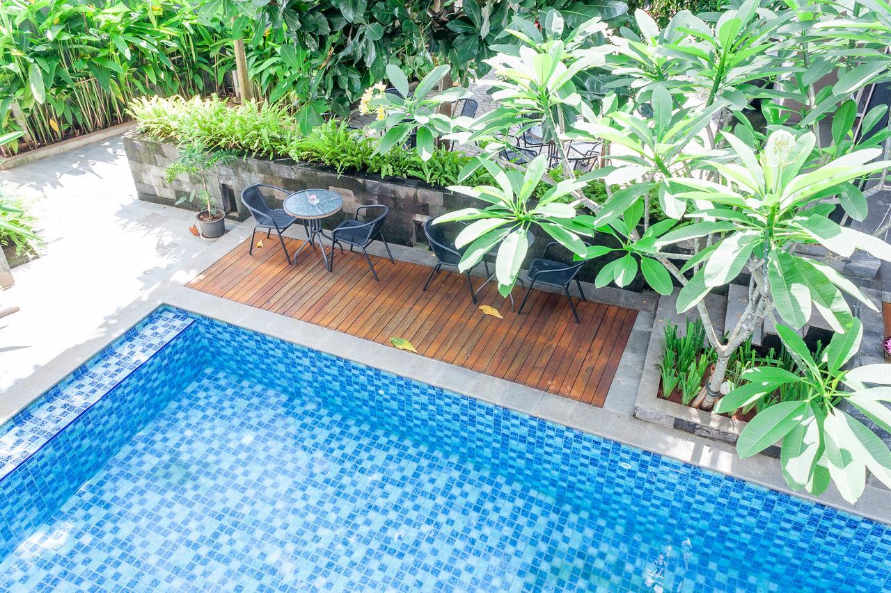 Griya Regato Jakarta Exterior photo