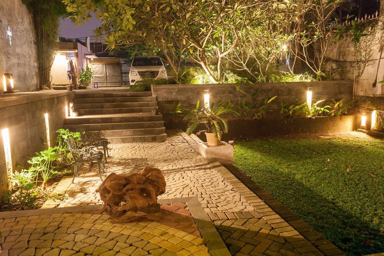 Griya Regato Jakarta Exterior photo