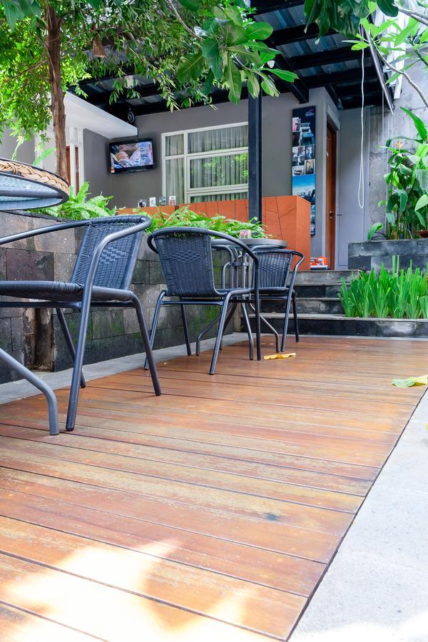 Griya Regato Jakarta Exterior photo